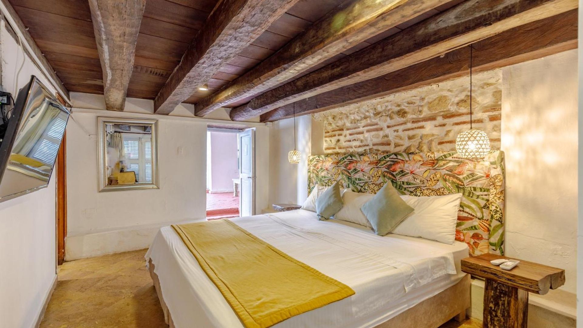 Hotel Bololá 3*