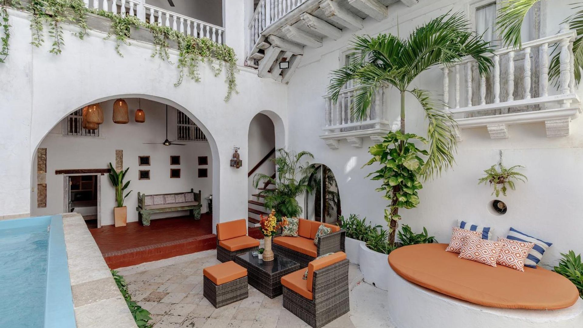 Hotel Bololá 3*