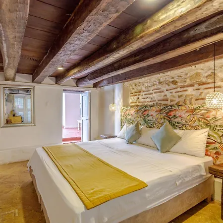 Hotel Bololá 3*