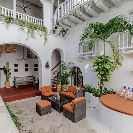Hotel Bololá 3*