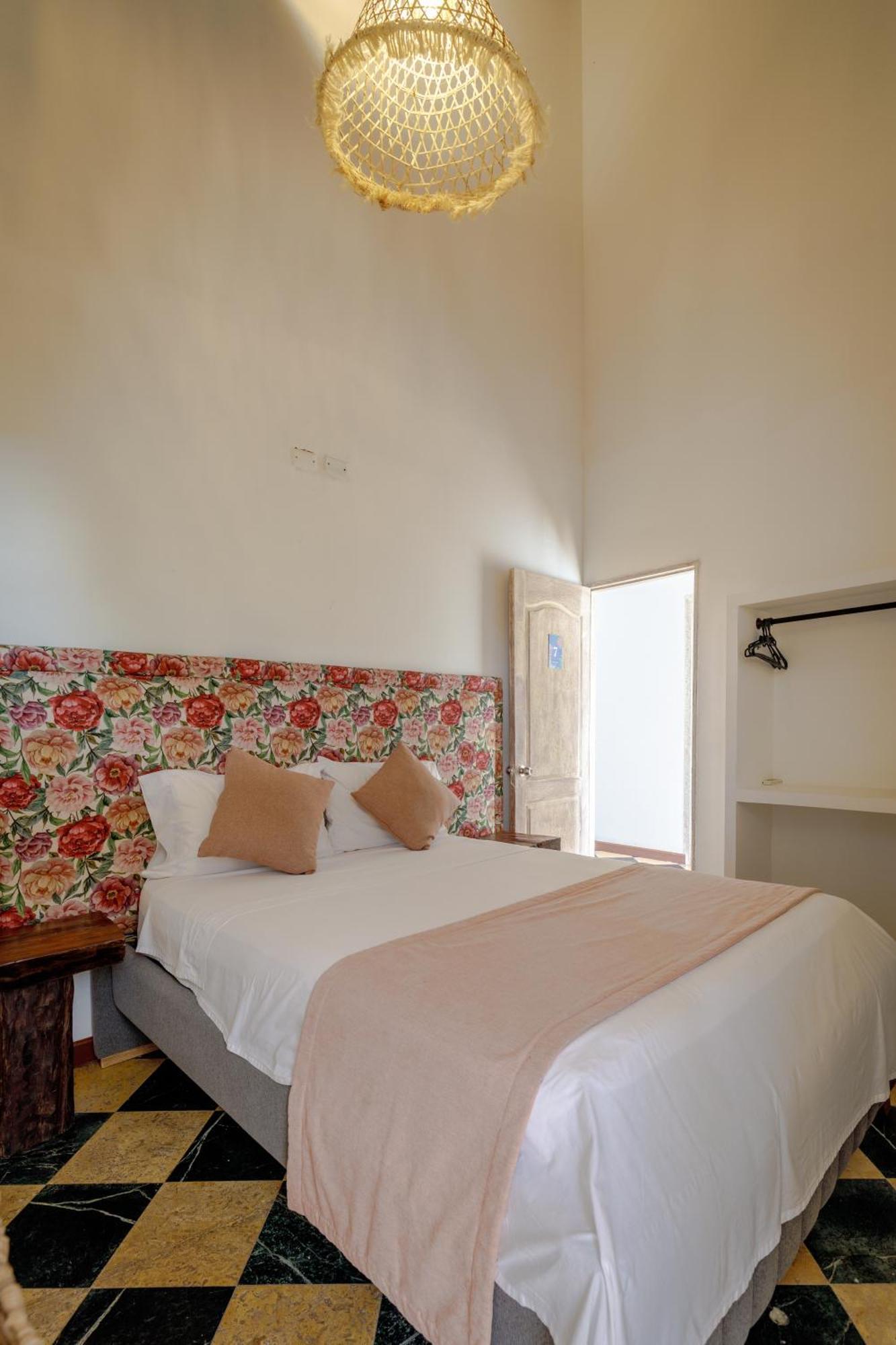 Hotel Bololá 3*
